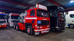 20251019-Tom-Holding-00581